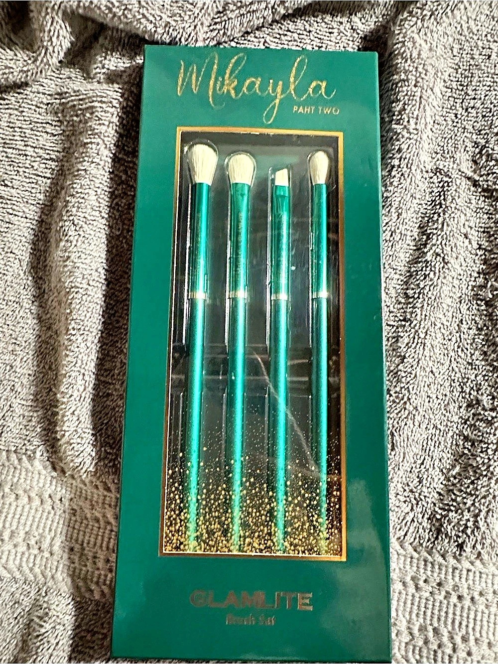 Glamlite Mikayla Part Two Makeup Brush Set Green NWT